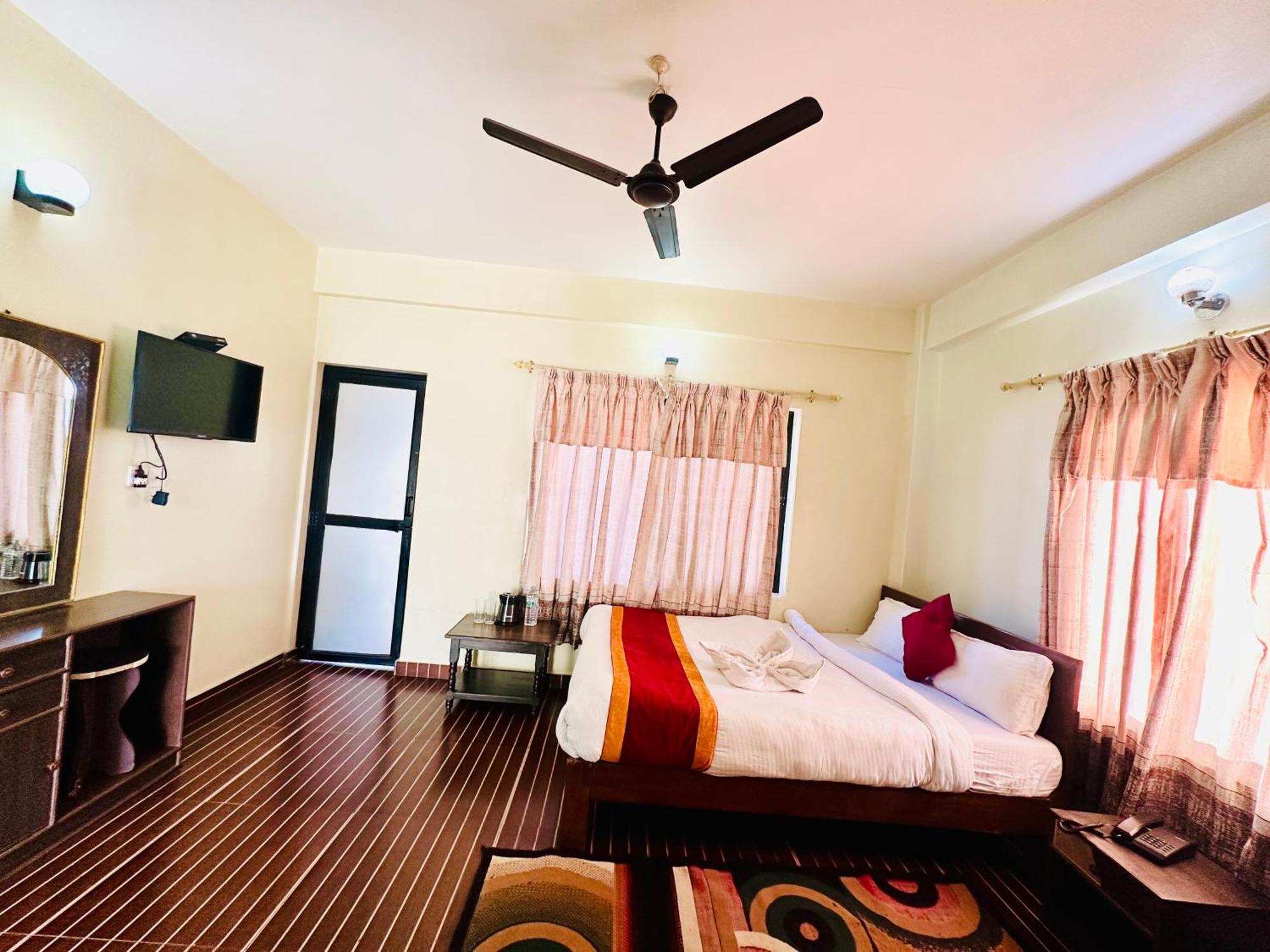 Hotel The Lake Pokhara Exterior foto