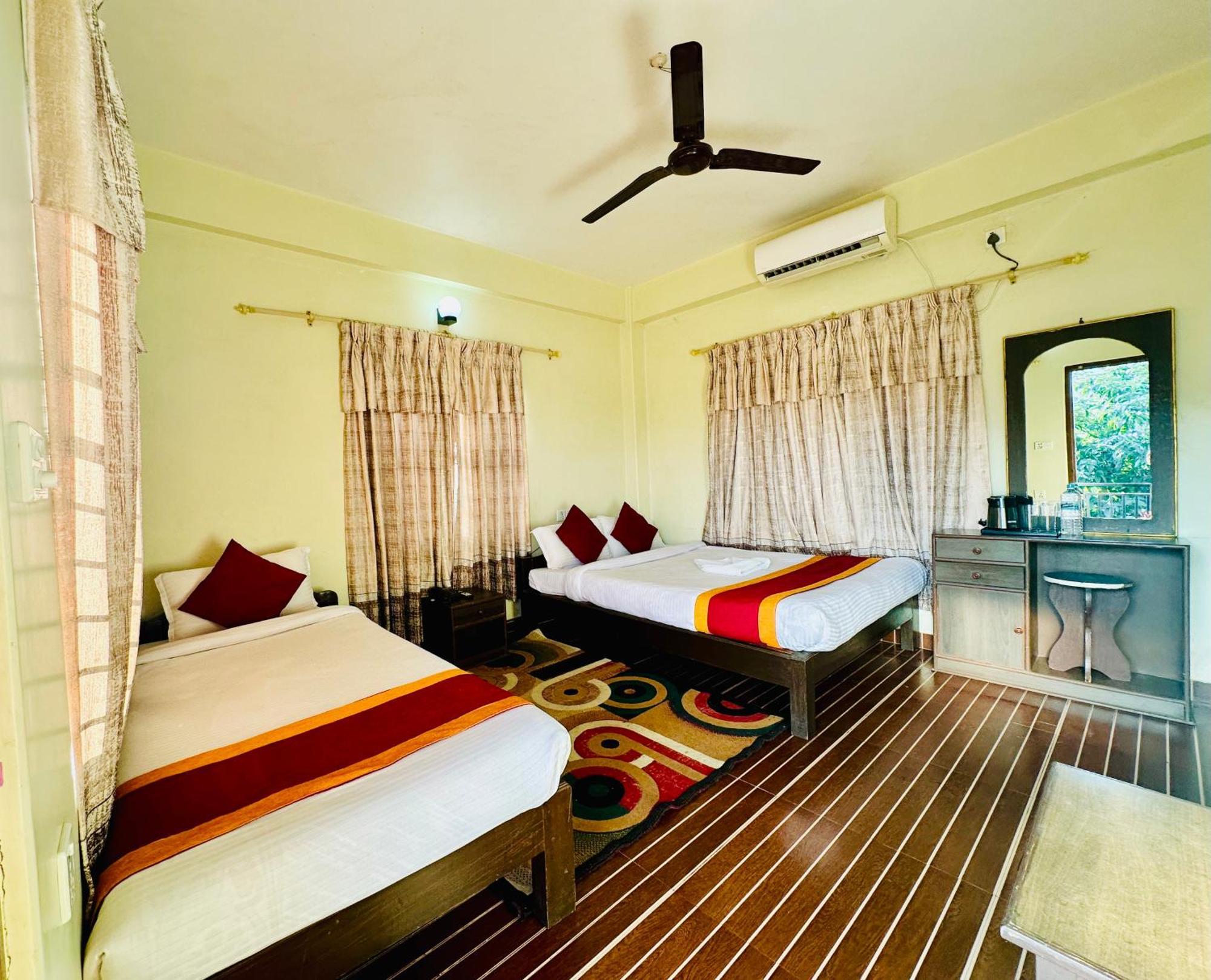 Hotel The Lake Pokhara Exterior foto